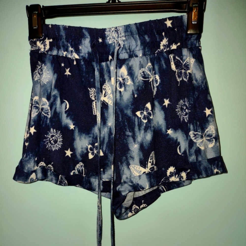 Comfy but adorable shorts, side xs from No Boundaries